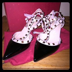 Patent leather Authentic Rockstud heels
